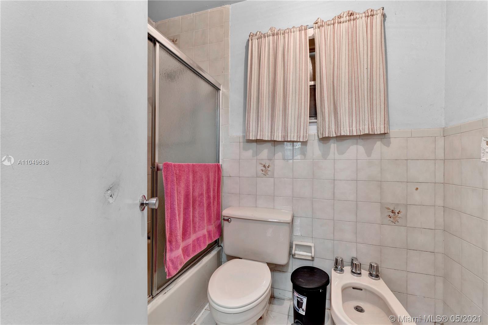 See details / 2717 sq. ft. $ 2021-05-30 0 Photo