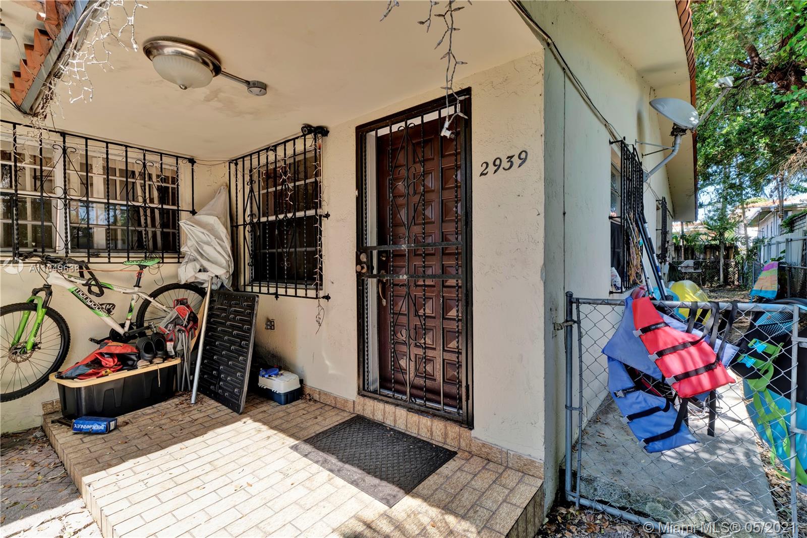See details / 2717 sq. ft. $ 2021-05-30 0 Photo