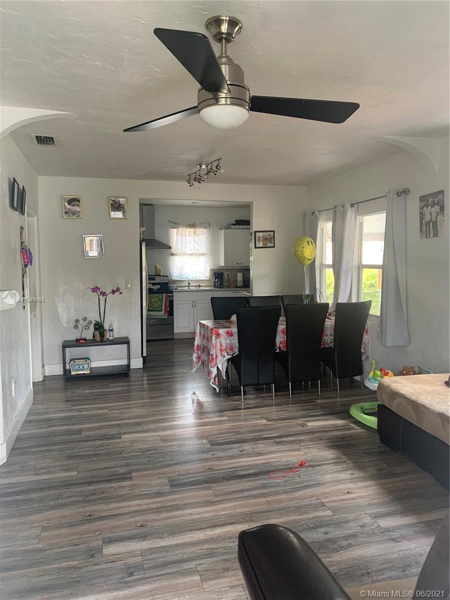 See details / 1696 sq. ft. $ 2021-05-30 0 Photo