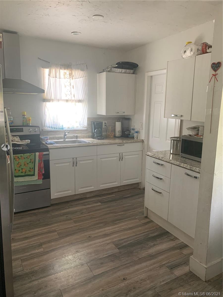 See details / 1696 sq. ft. $ 2021-05-30 0 Photo
