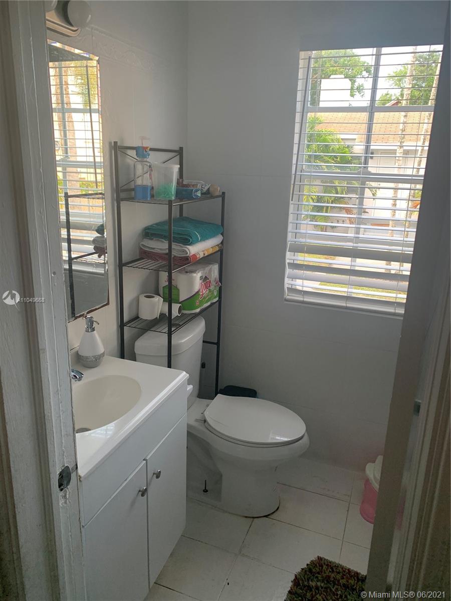 See details / 1696 sq. ft. $ 2021-05-30 0 Photo
