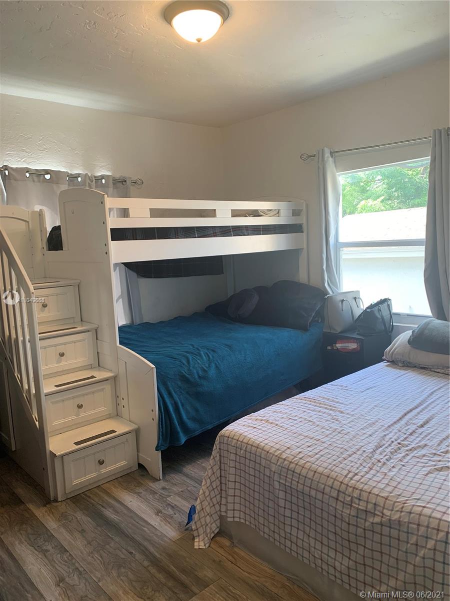 See details / 1696 sq. ft. $ 2021-05-30 0 Photo
