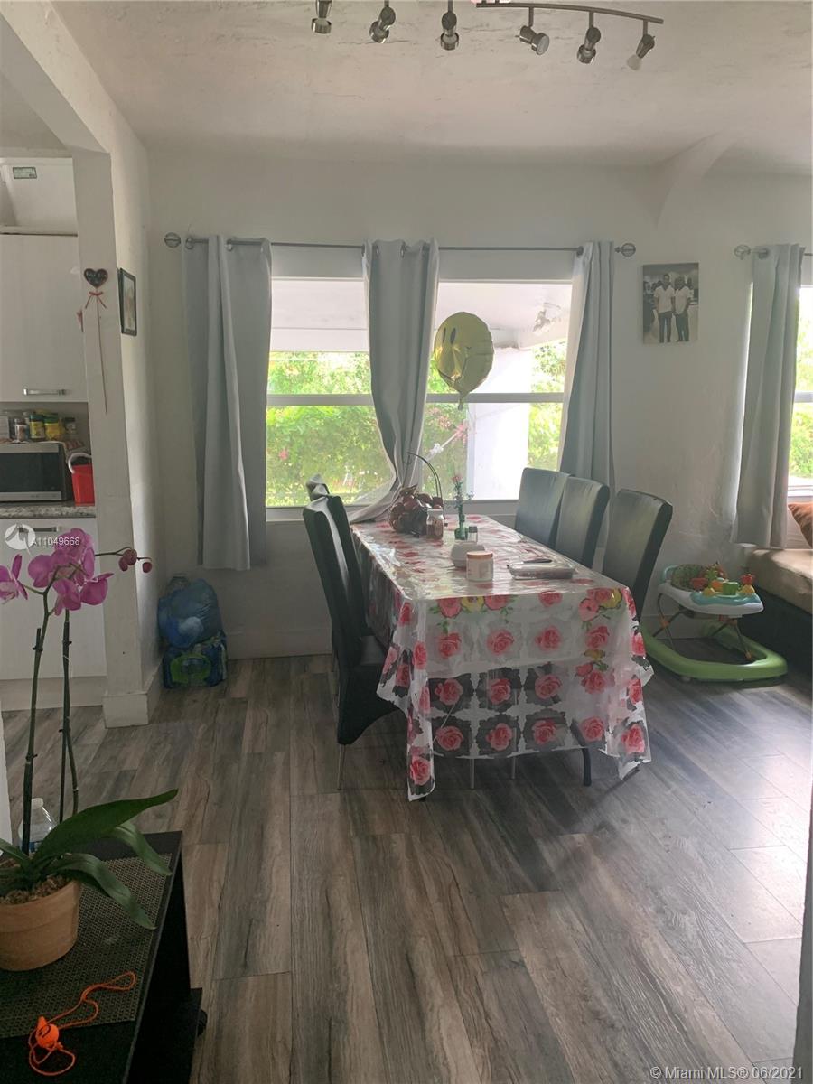 See details / 1696 sq. ft. $ 2021-05-30 0 Photo
