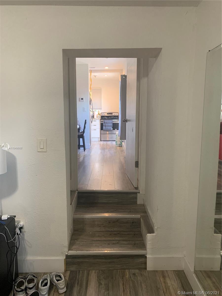 See details / 1696 sq. ft. $ 2021-05-30 0 Photo