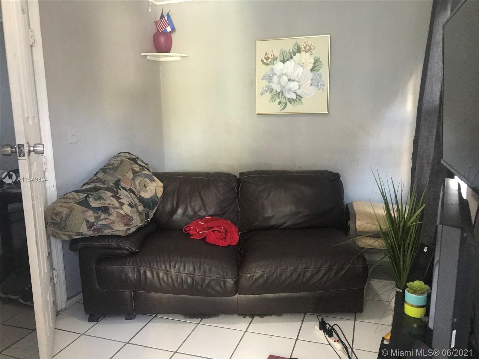 See details / 2101 sq. ft. $ 2021-06-09 0 Photo