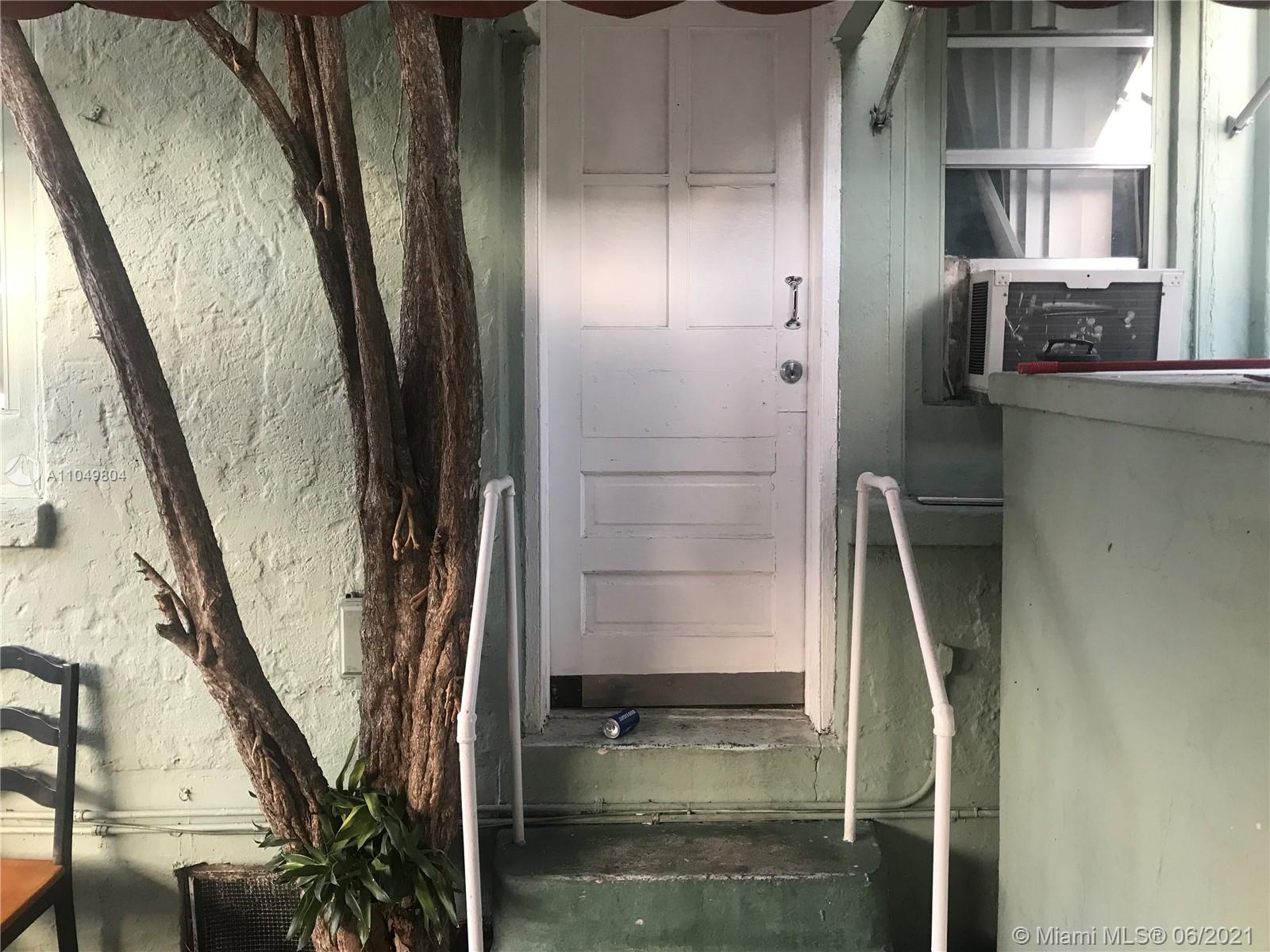 See details / 2101 sq. ft. $ 2021-06-09 0 Photo