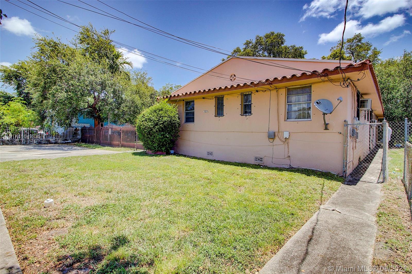 See details / 2034 sq. ft. $ 2021-05-31 0 Photo