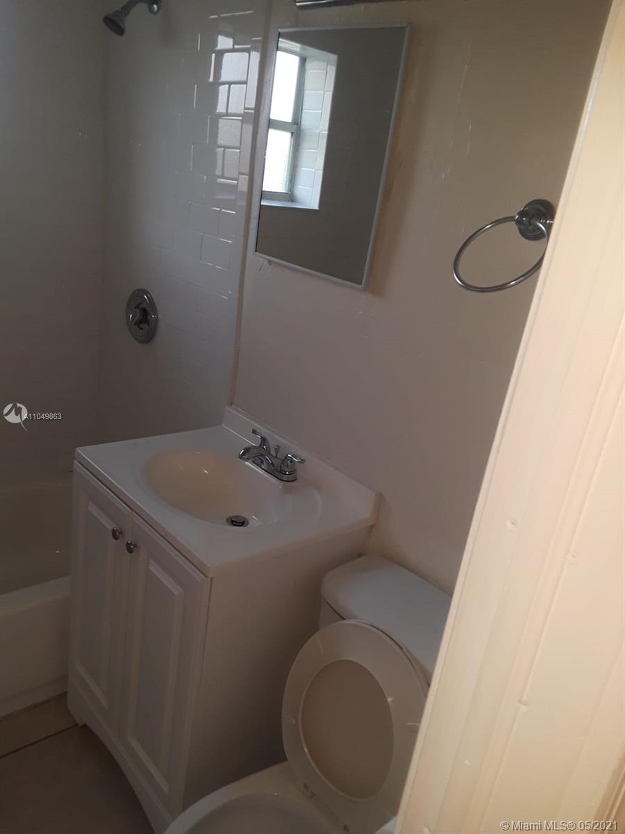 See details / 3527 sq. ft. $ 2021-05-31 0 Photo