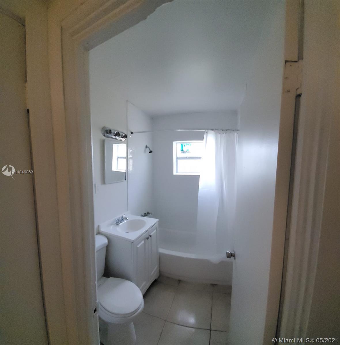 See details / 3527 sq. ft. $ 2021-05-31 0 Photo