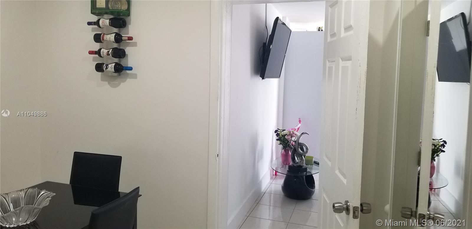 See details / 2100 sq. ft. $ 2021-05-31 0 Photo