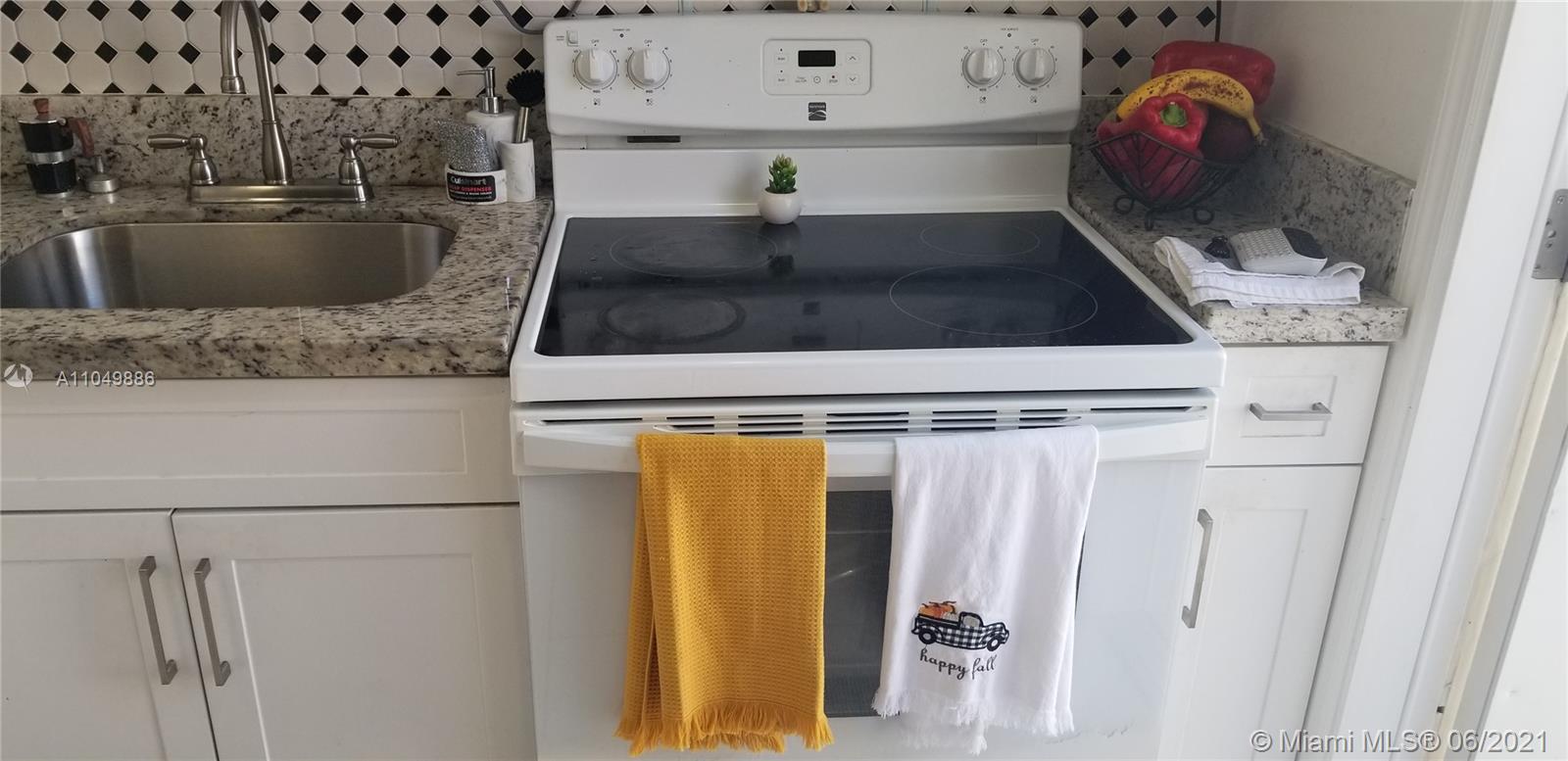 See details / 2100 sq. ft. $ 2021-05-31 0 Photo