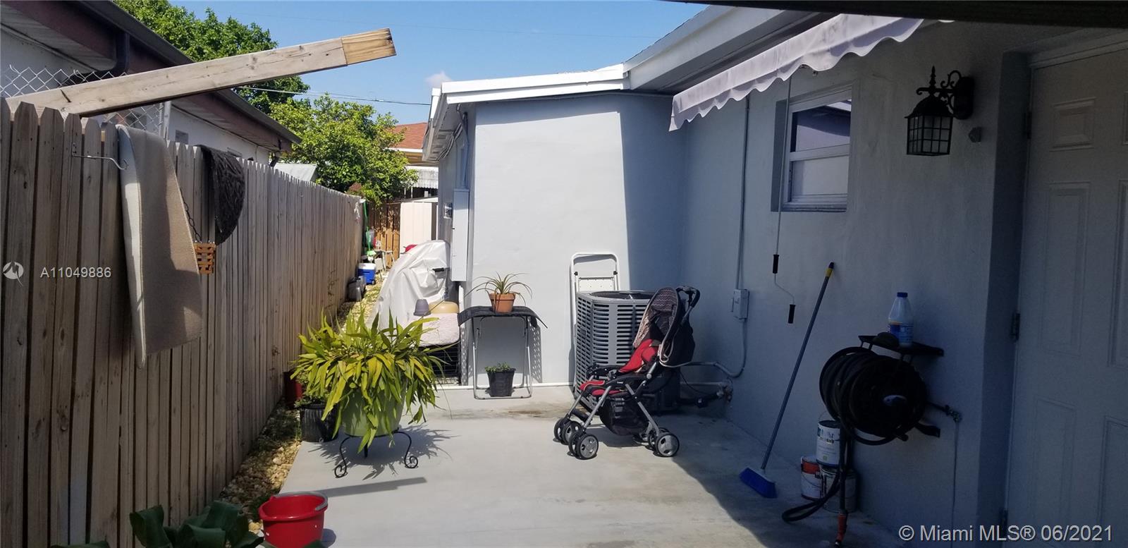 See details / 2100 sq. ft. $ 2021-05-31 0 Photo