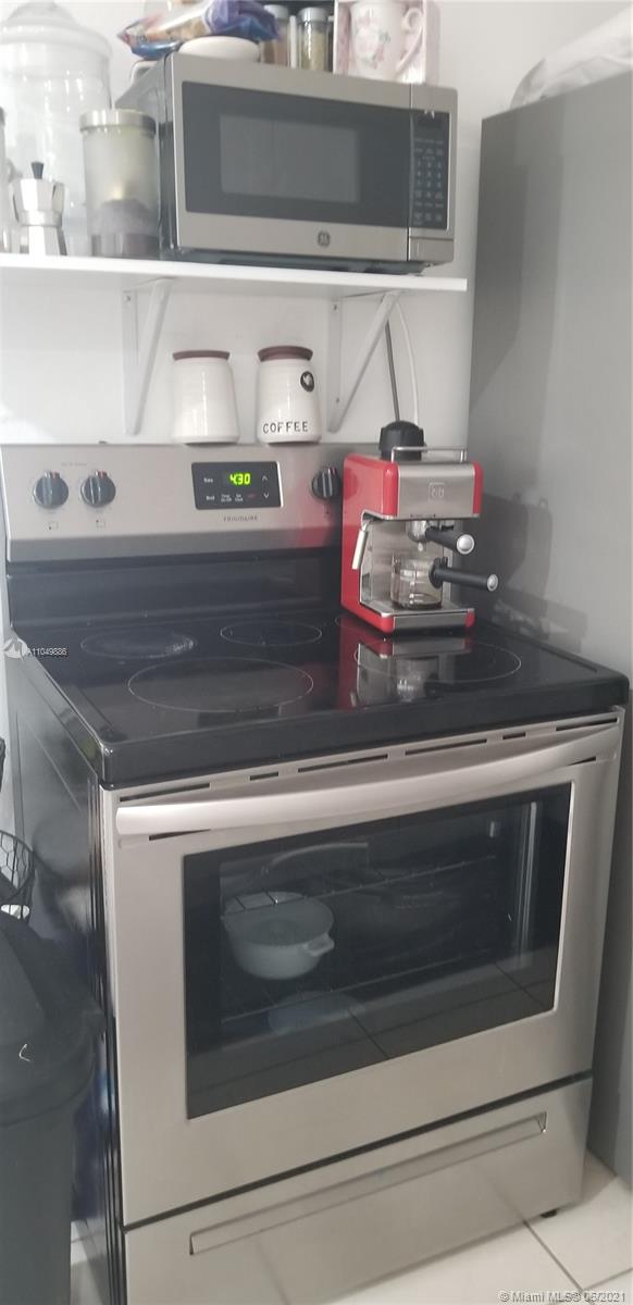See details / 2100 sq. ft. $ 2021-05-31 0 Photo