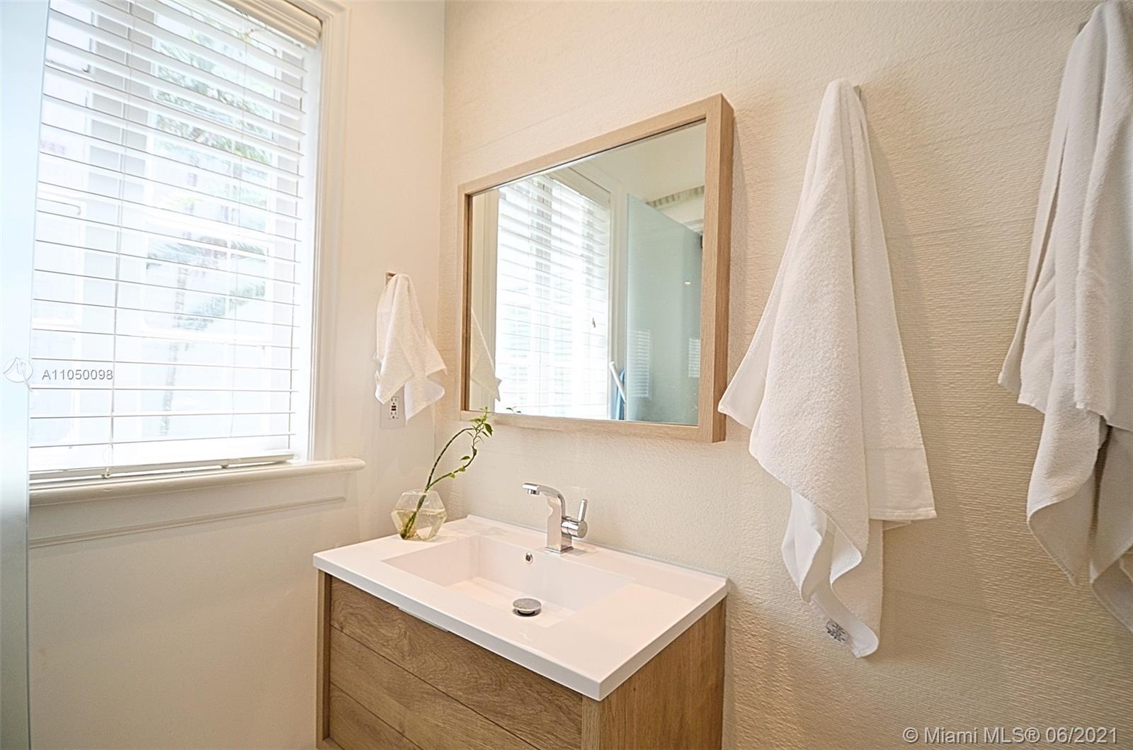 See details / 3268 sq. ft. $ 2021-06-01 0 Photo