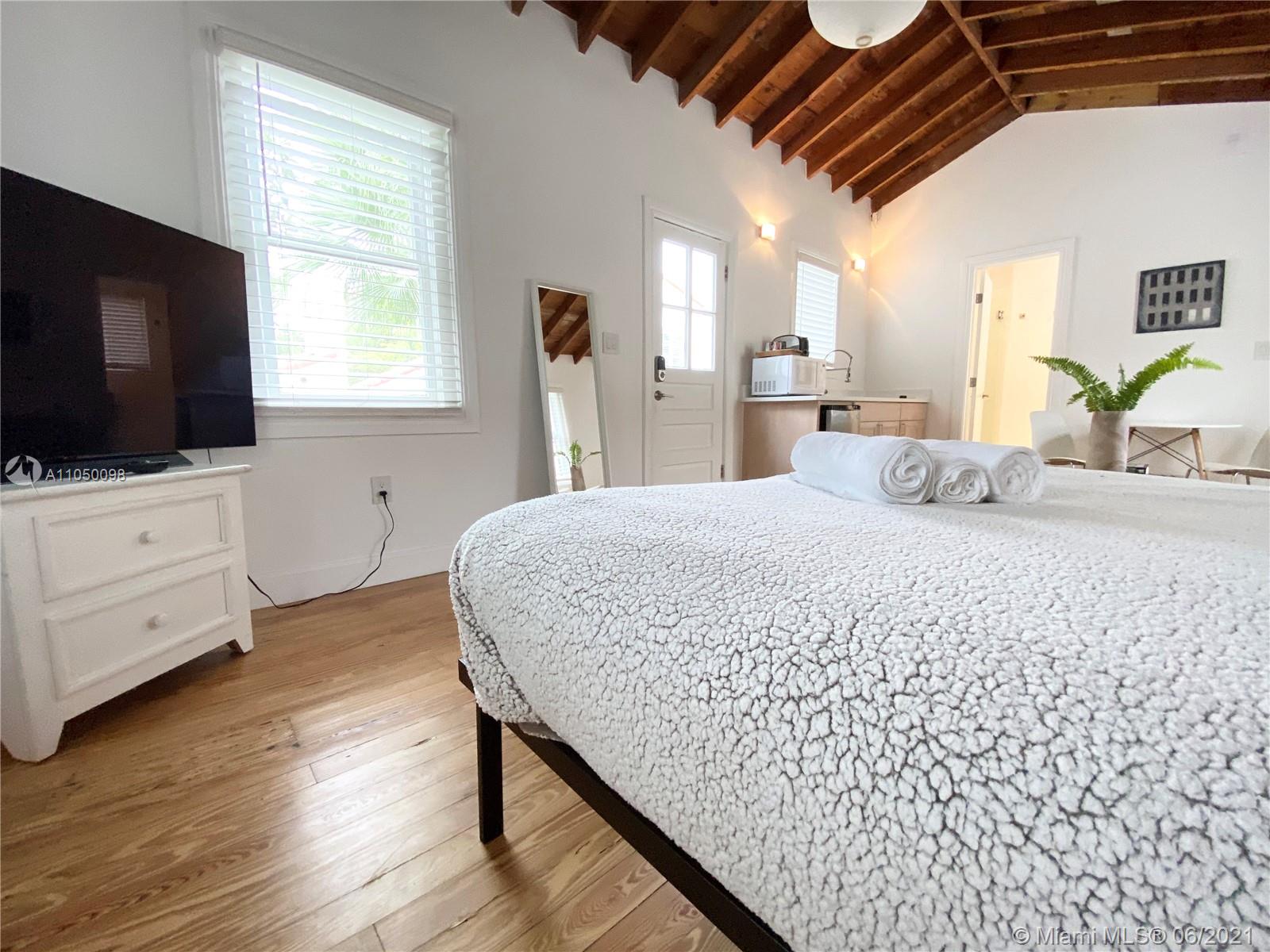 See details / 3268 sq. ft. $ 2021-06-01 0 Photo