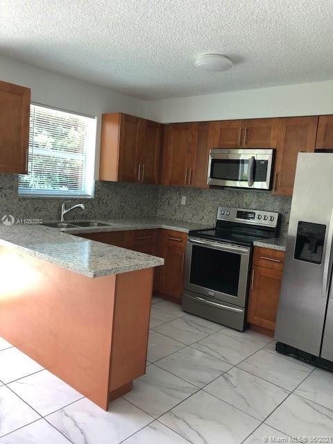 See details / 1945 sq. ft. $ 2021-06-01 0 Photo