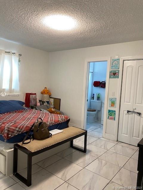 See details / 1945 sq. ft. $ 2021-06-01 0 Photo