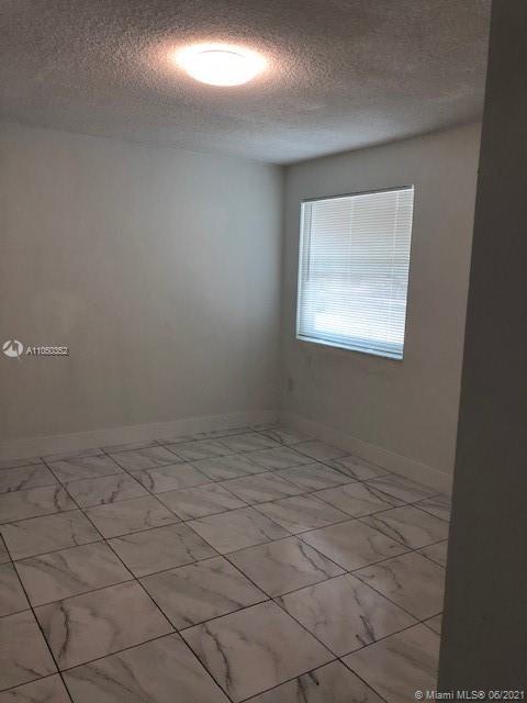 See details / 1945 sq. ft. $ 2021-06-01 0 Photo