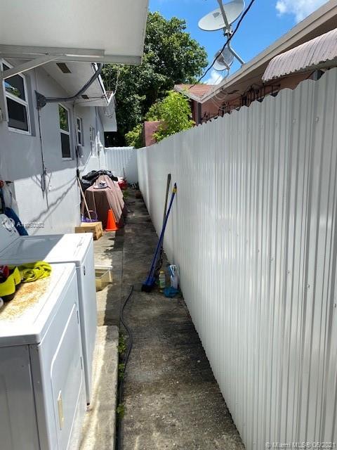 See details / 1945 sq. ft. $ 2021-06-01 0 Photo
