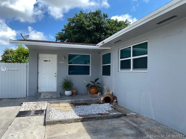 See details / 1945 sq. ft. $ 2021-06-01 0 Photo