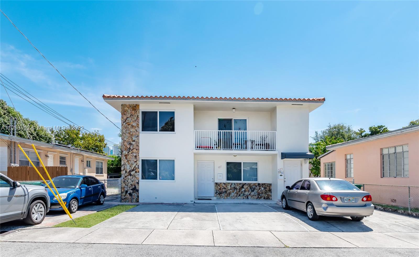 See details / 2427 sq. ft. $ 2021-06-01 0 Photo