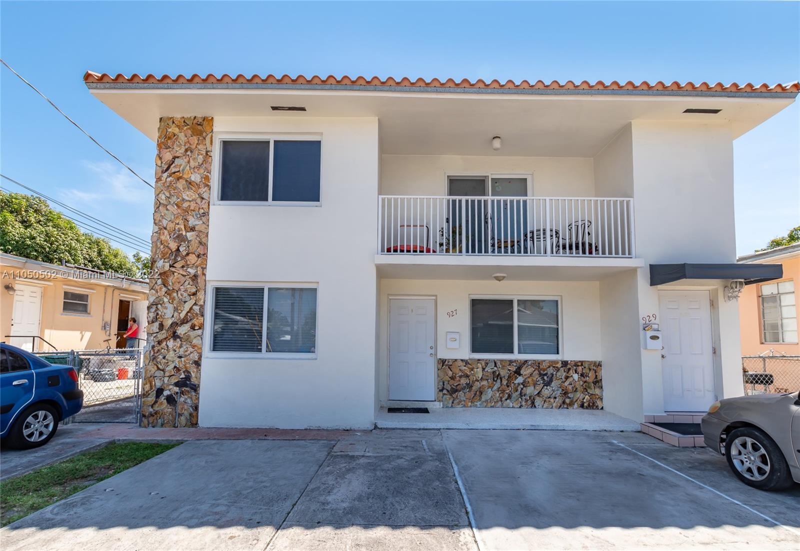 See details / 2427 sq. ft. $ 2021-06-01 0 Photo