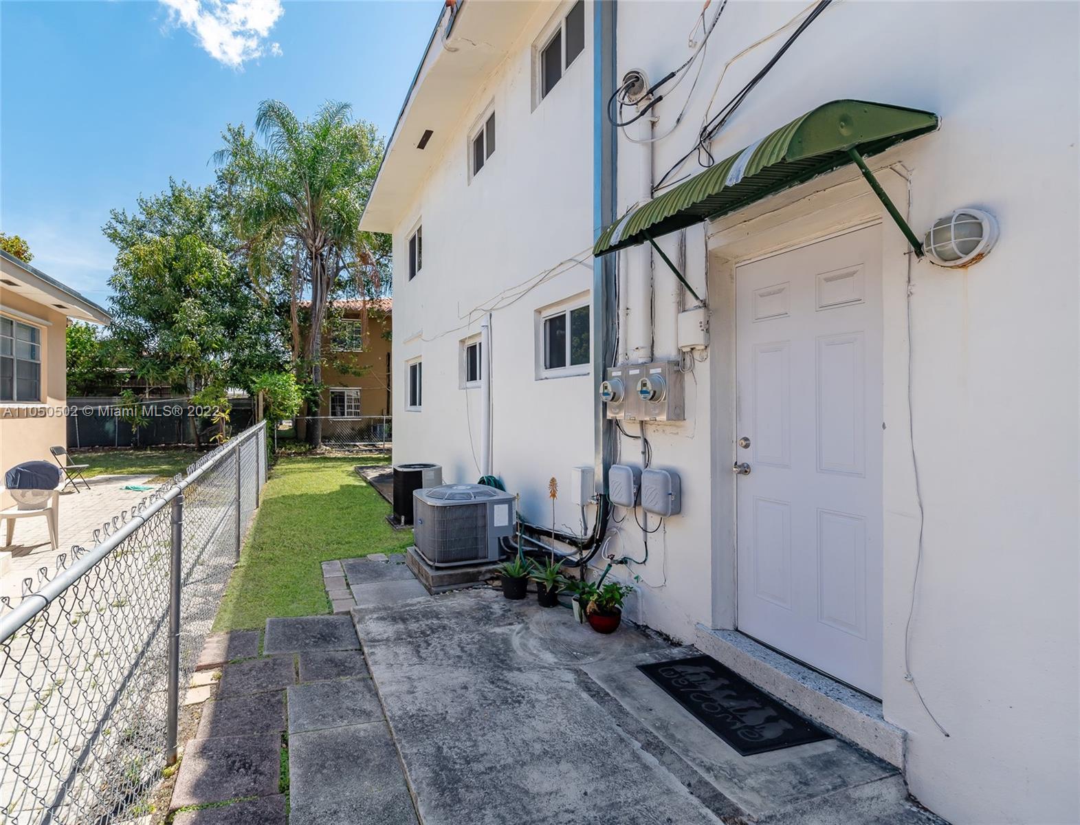 See details / 2427 sq. ft. $ 2021-06-01 0 Photo