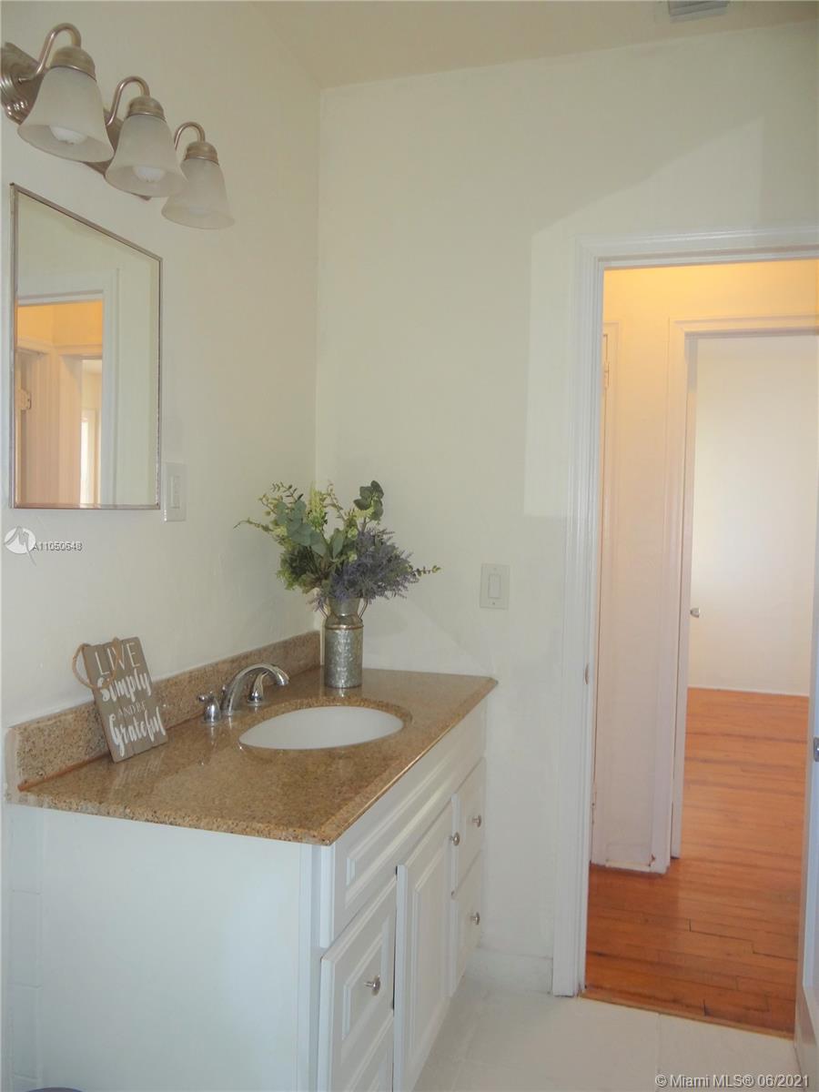 See details / 1347 sq. ft. $ 2021-06-01 0 Photo