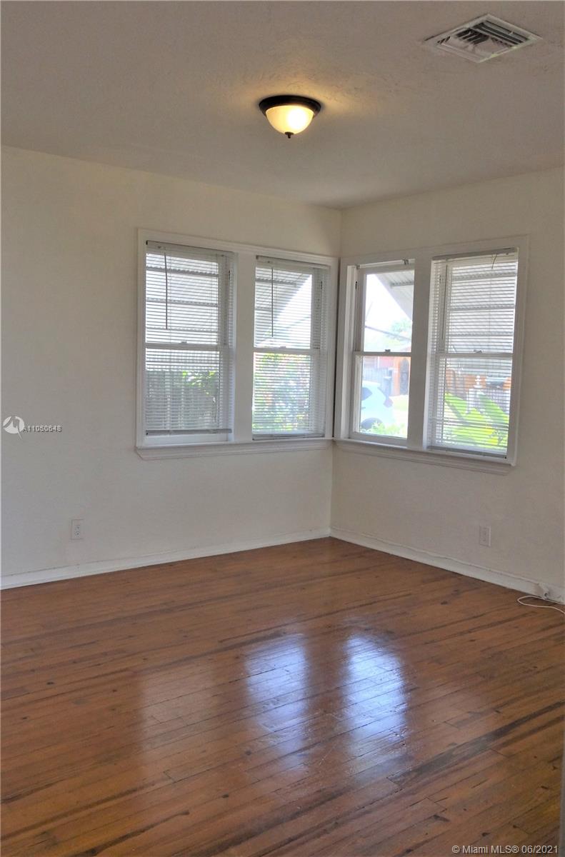 See details / 1347 sq. ft. $ 2021-06-01 0 Photo