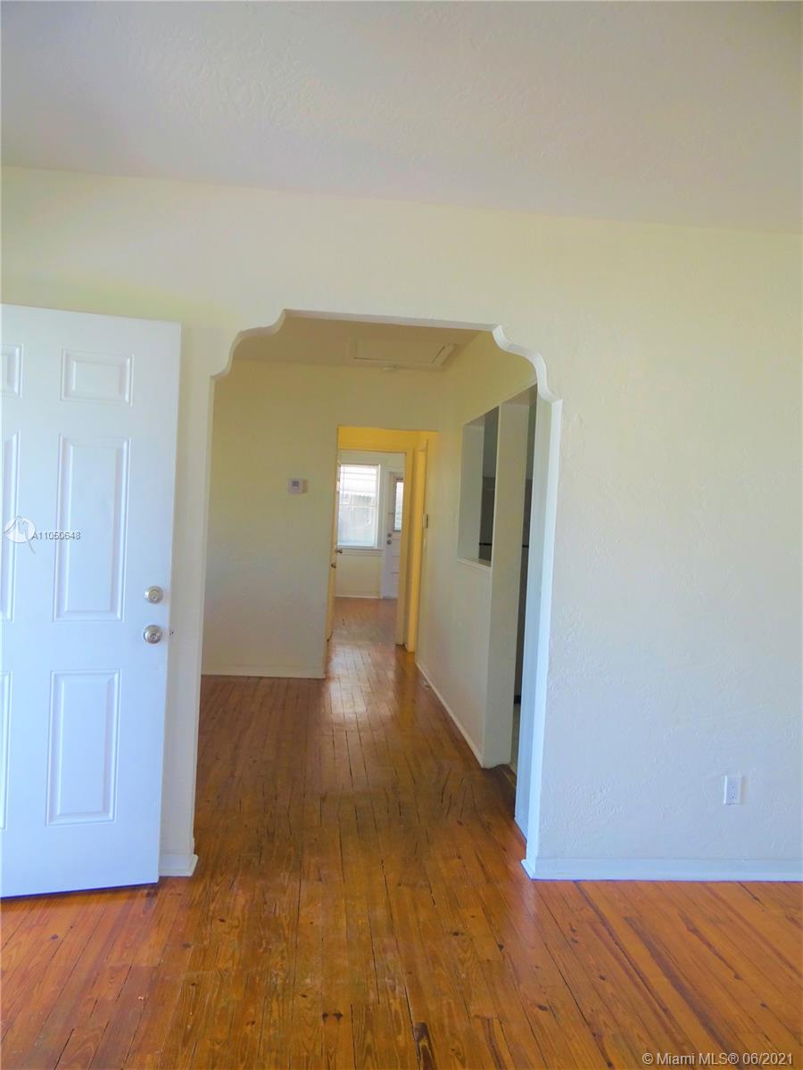 See details / 1347 sq. ft. $ 2021-06-01 0 Photo