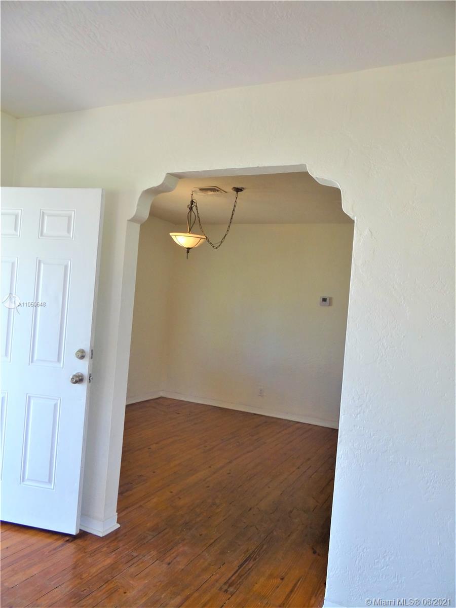 See details / 1347 sq. ft. $ 2021-06-01 0 Photo