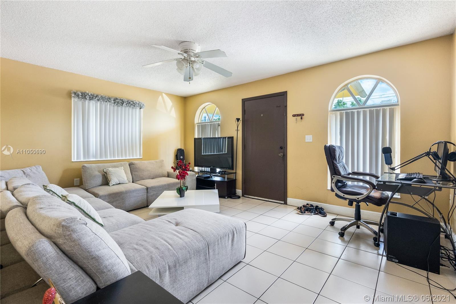 See details / 2957 sq. ft. $ 2021-06-21 0 Photo
