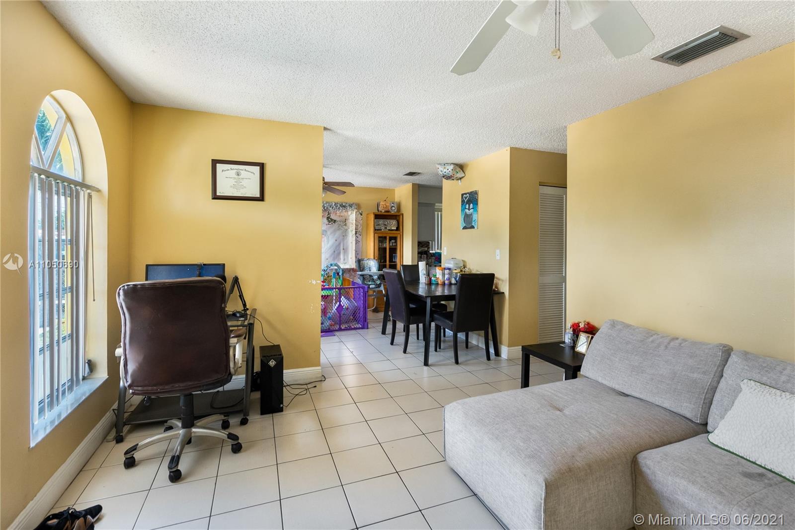 See details / 2957 sq. ft. $ 2021-06-21 0 Photo