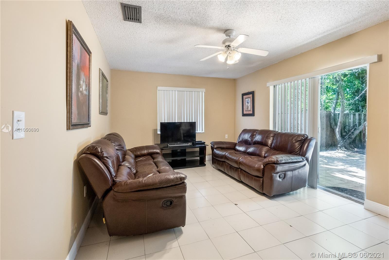 See details / 2957 sq. ft. $ 2021-06-21 0 Photo