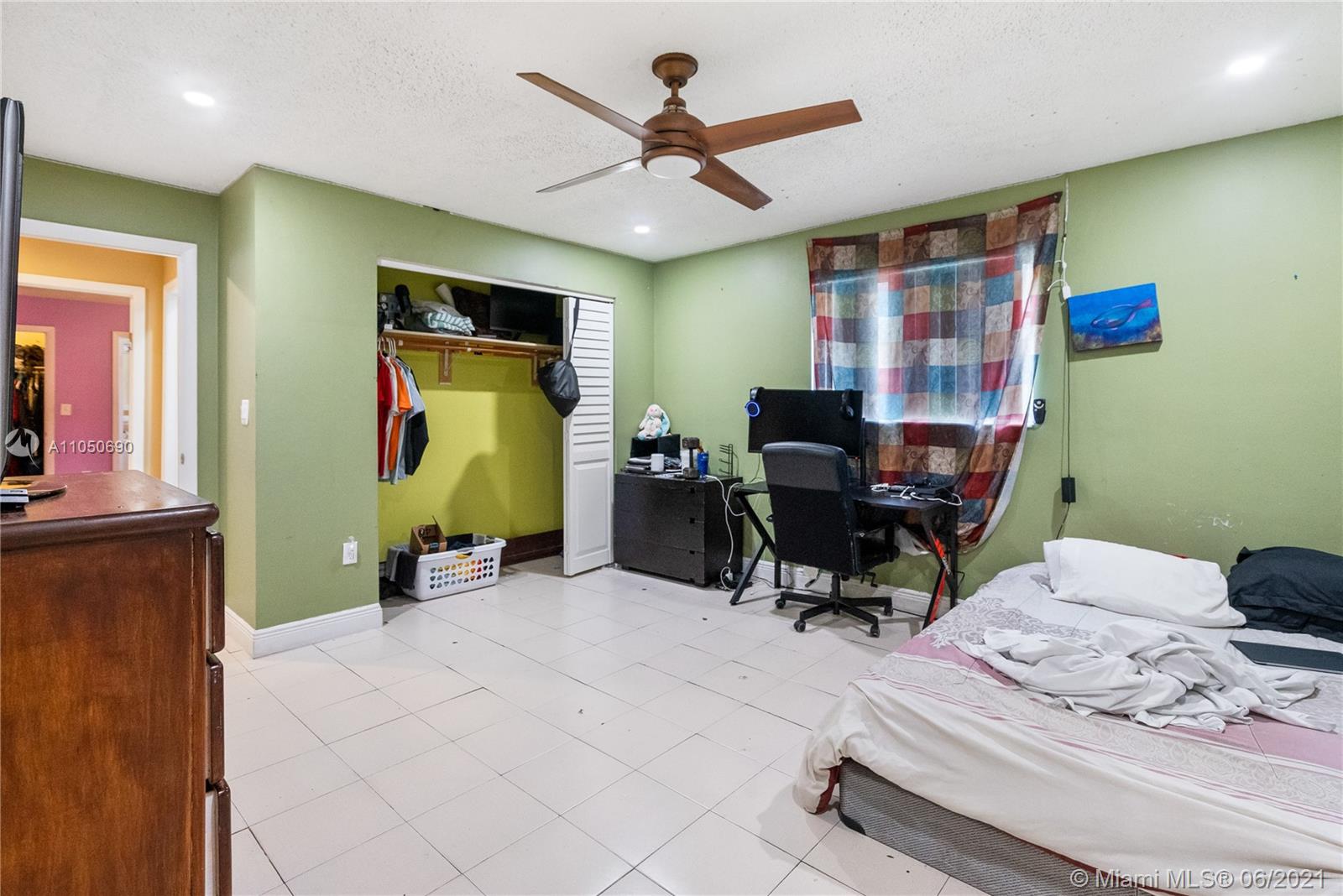 See details / 2957 sq. ft. $ 2021-06-21 0 Photo