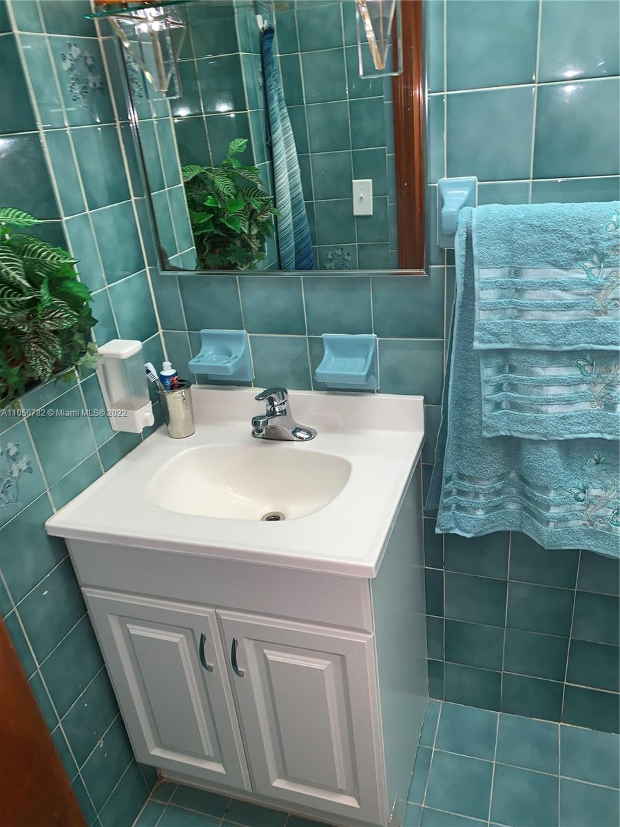 See details / 2468 sq. ft. $ 2021-06-02 0 Photo