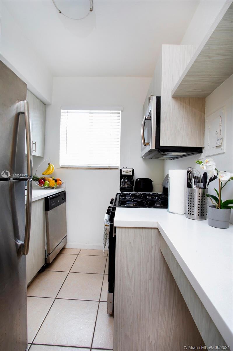 See details / 10880 sq. ft. $ 2021-06-02 0 Photo