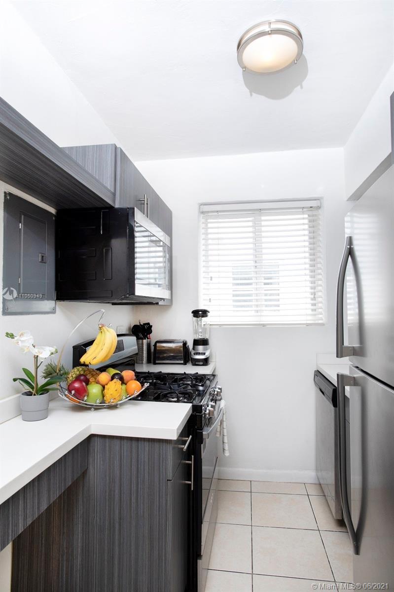 See details / 10880 sq. ft. $ 2021-06-02 0 Photo