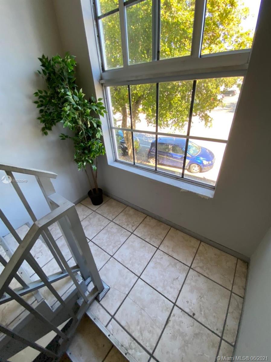See details / 10880 sq. ft. $ 2021-06-02 0 Photo