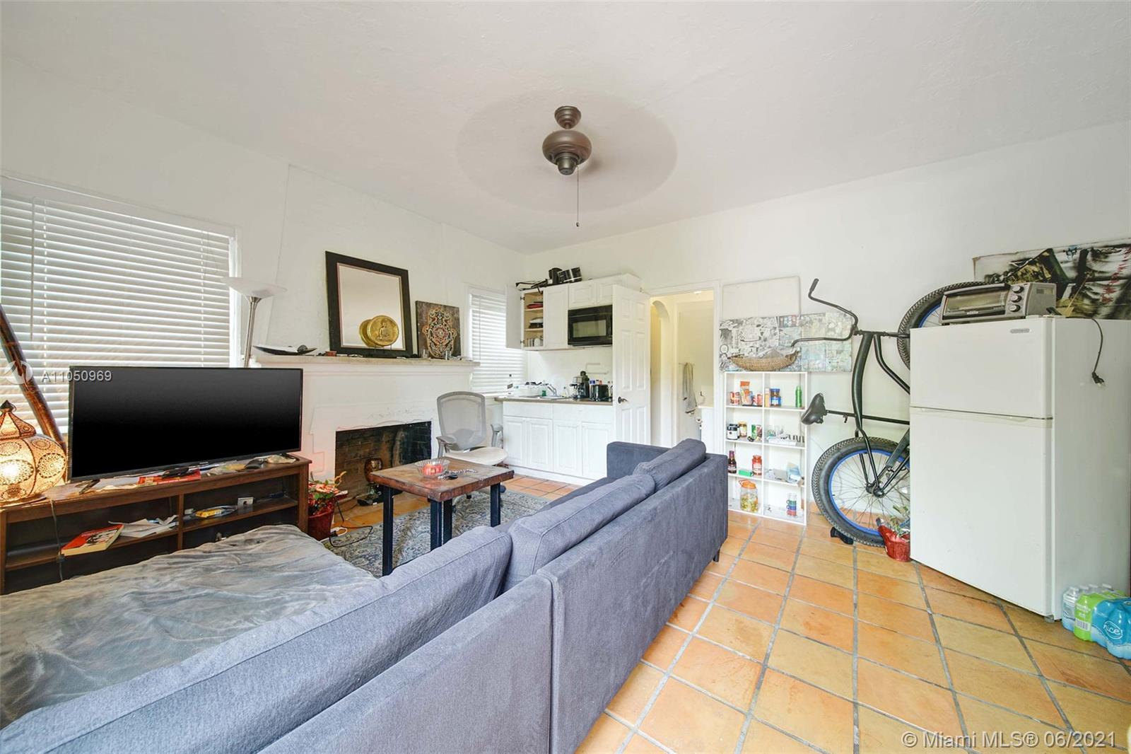 See details / 3581 sq. ft. $ 2021-06-02 0 Photo