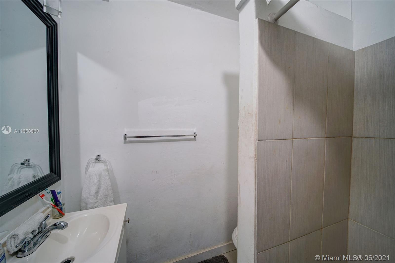 See details / 3581 sq. ft. $ 2021-06-02 0 Photo