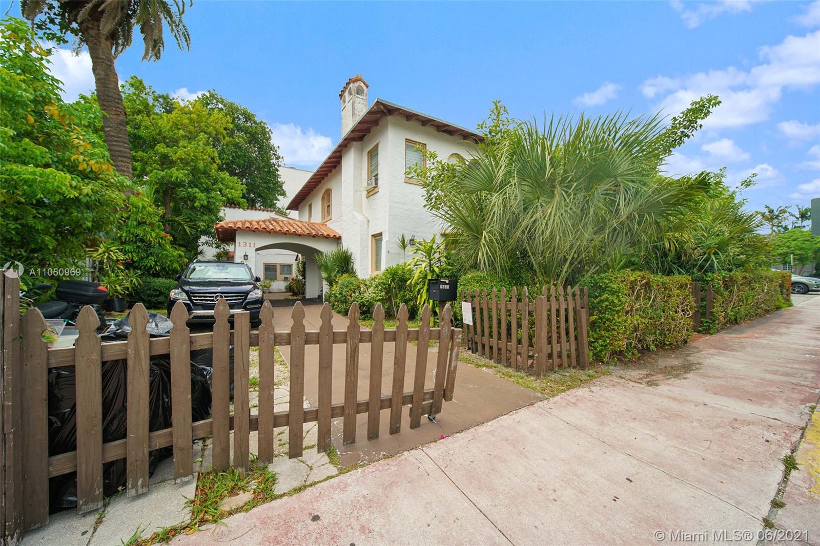 See details / 3581 sq. ft. $ 2021-06-02 0 Photo