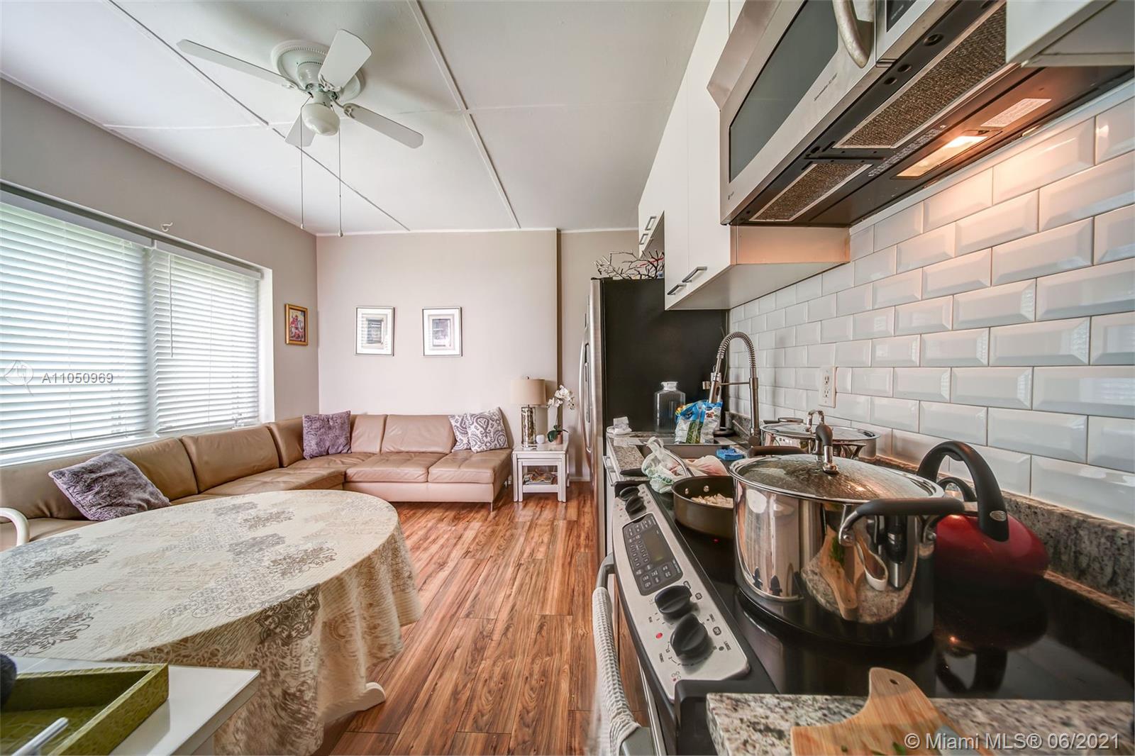 See details / 3581 sq. ft. $ 2021-06-02 0 Photo
