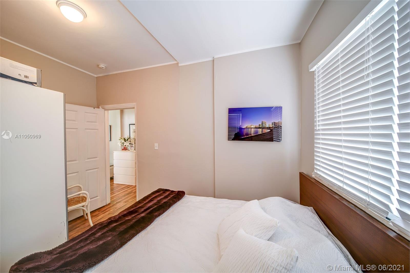 See details / 3581 sq. ft. $ 2021-06-02 0 Photo