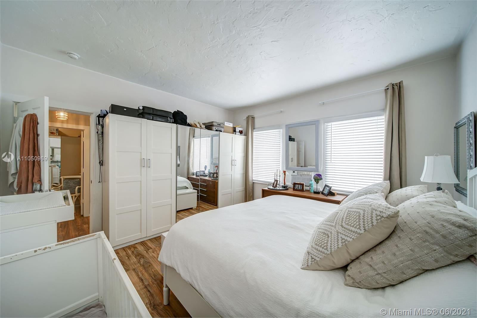 See details / 3581 sq. ft. $ 2021-06-02 0 Photo
