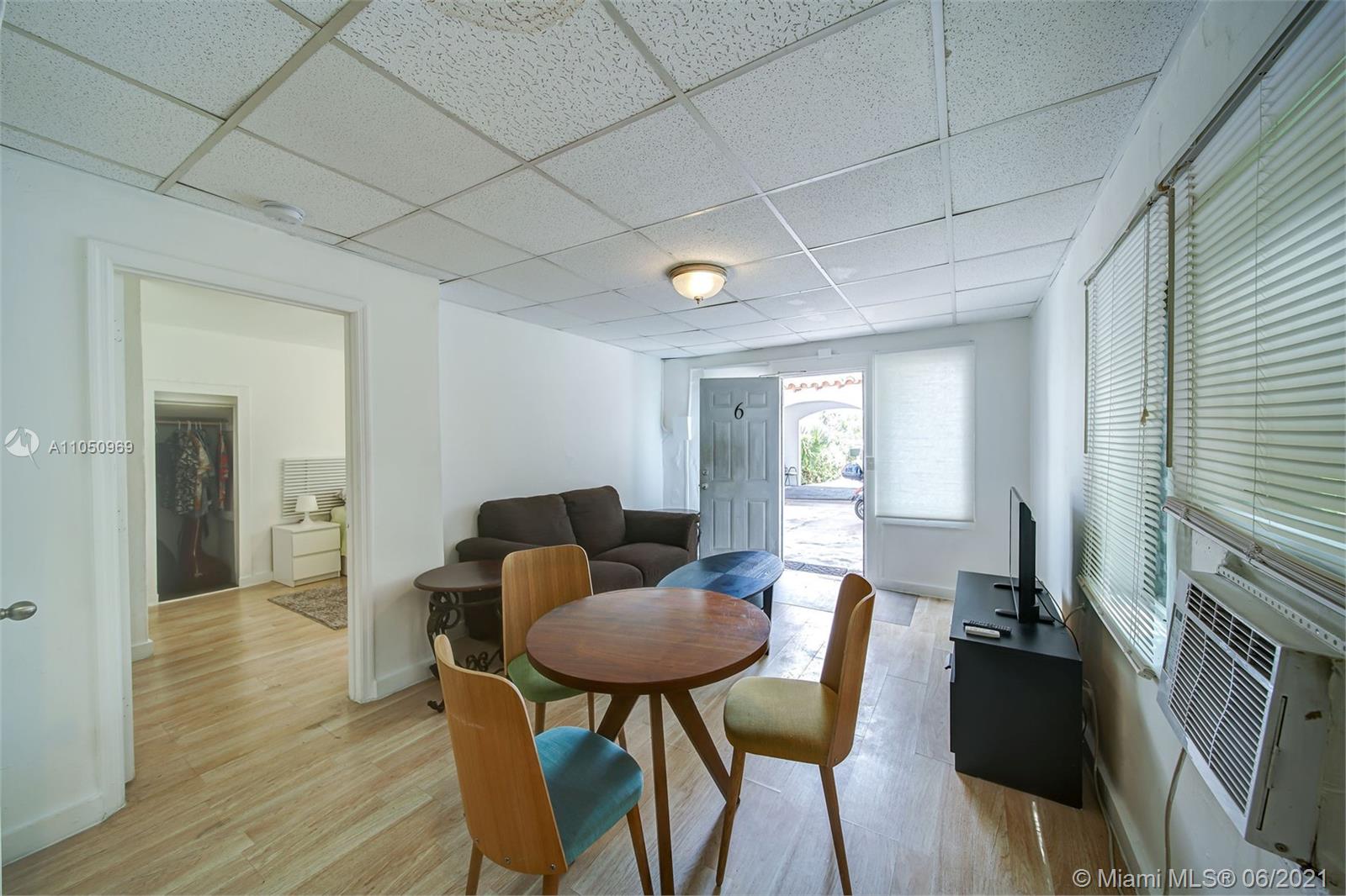 See details / 3581 sq. ft. $ 2021-06-02 0 Photo