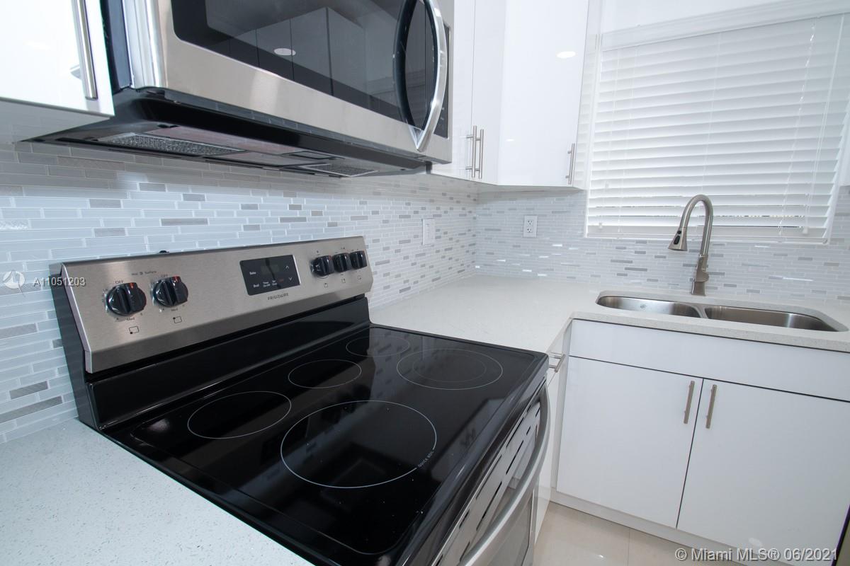 See details / 2250 sq. ft. $ 2021-06-02 0 Photo