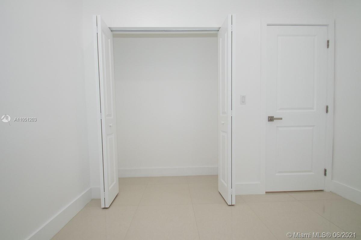 See details / 2250 sq. ft. $ 2021-06-02 0 Photo