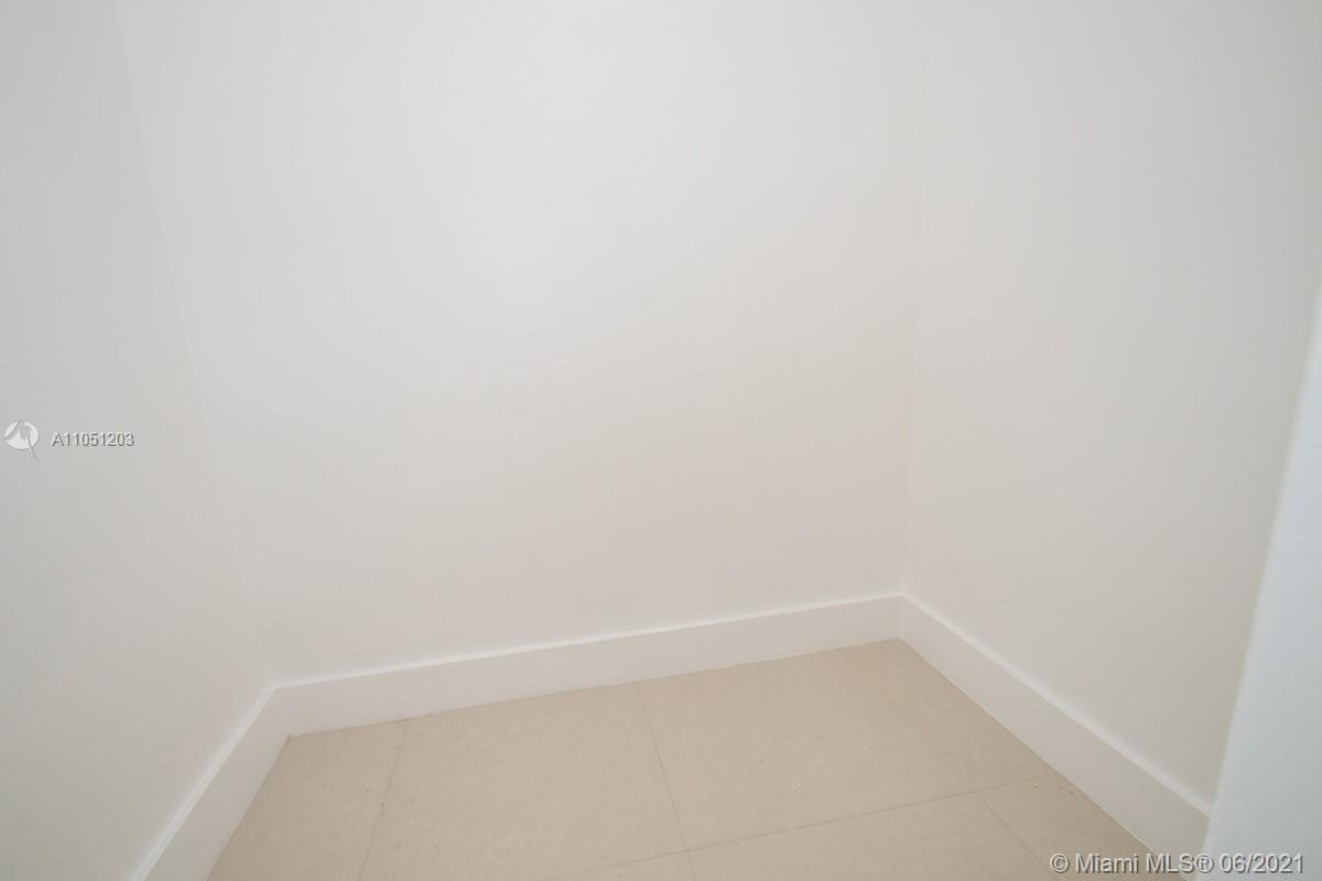 See details / 2250 sq. ft. $ 2021-06-02 0 Photo