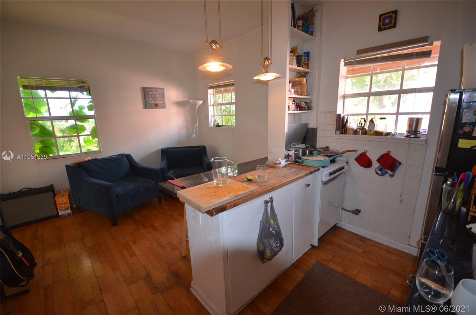 See details / 2161 sq. ft. $ 2021-06-02 0 Photo